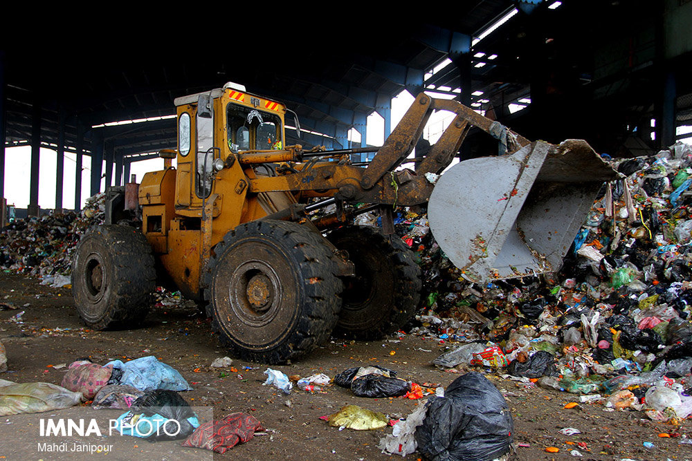 جمع‌آوری روزانه ۳ تن زباله از شهر گلشهر