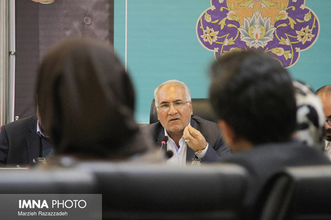 نشست جمعی از وکلا با شهردار اصفهان