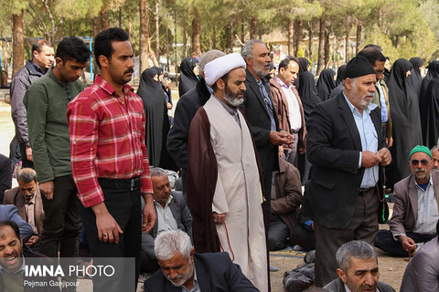 اقامه نماز باران - گز برخوار‎