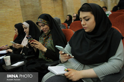 نشست خبری سرپرست بانک شهر اصفهان