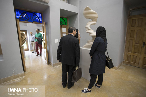 بازدید رئیس موزه شانگهای از موزه هنرهای معاصر اصفهان