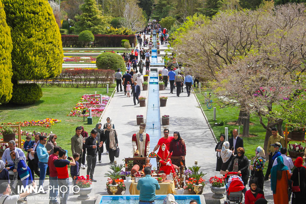 ۵۰ هزار گردشگر نوروزی از باغ گلهای اصفهان دیدن کردند