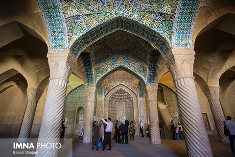 مسافران نوروزی در شیراز ، شهر شعر و ادب فارسی