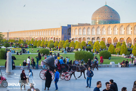 فضای گردشگری اصفهان به میدان امام محدود شده است