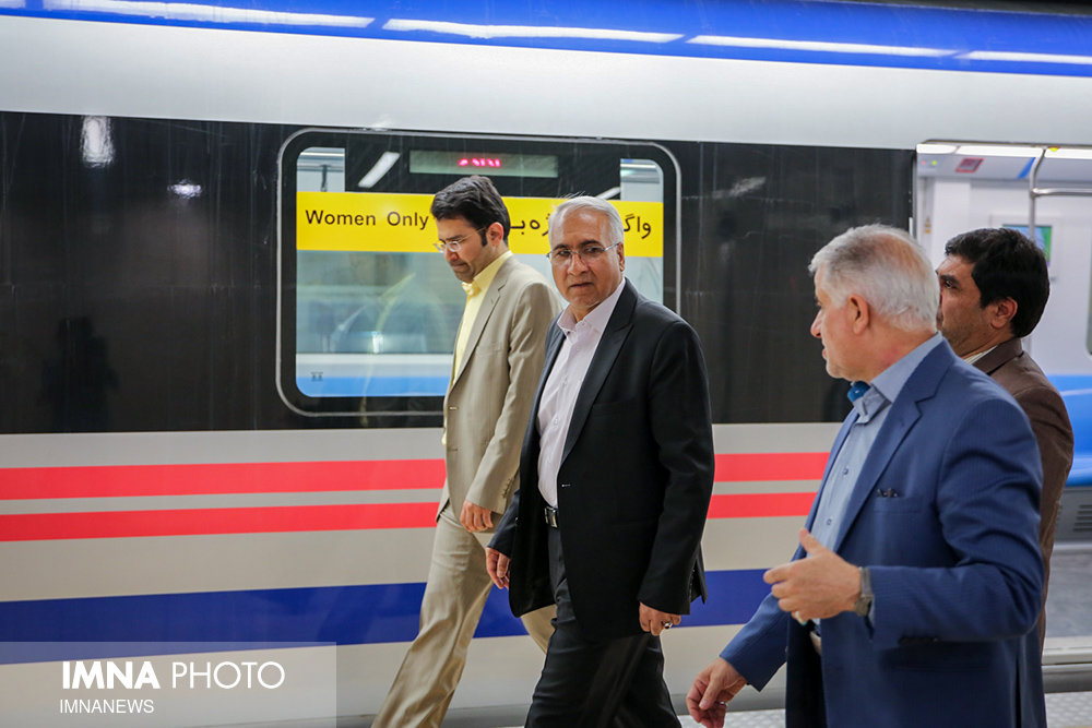 تأکید شهردار اصفهان بر کاهش سر فاصله حرکت در قطار شهری