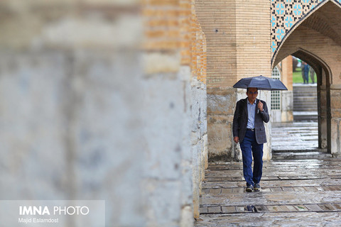 باران صورت اصفهان را نوازش داد