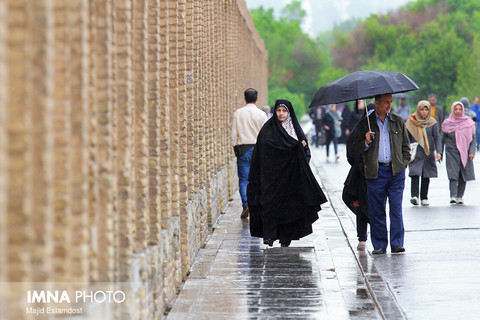 باران صورت اصفهان را نوازش داد