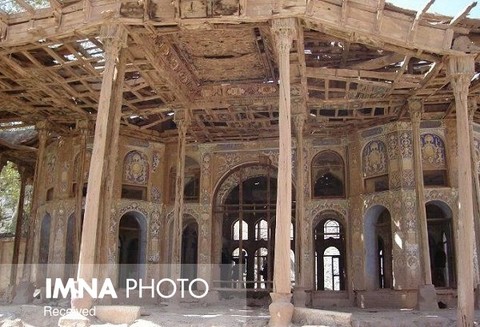 The restoration project of Chehel Sotoun palace in Zavare has started