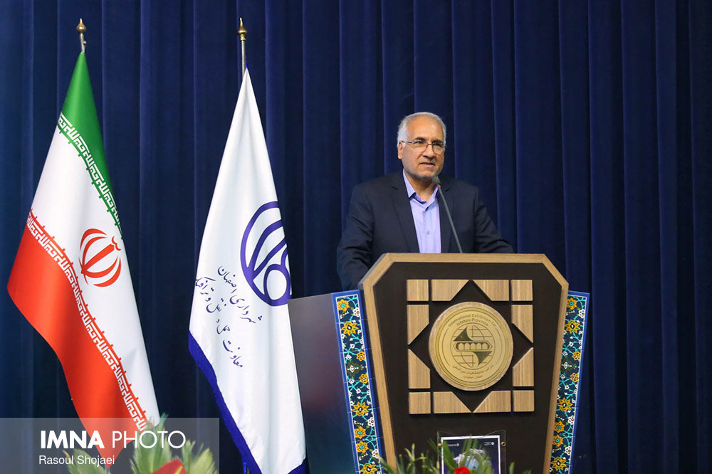 نوروزی: برای نجات اصفهان ناگزیر به استفاده از حمل و نقل عمومی هستیم