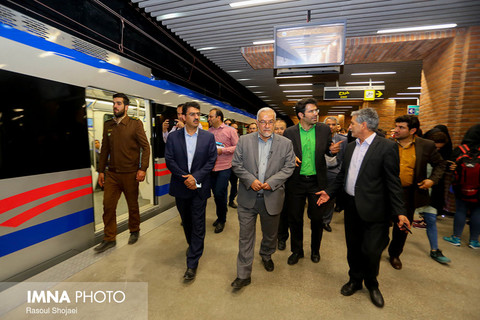 بازدید معاون وزیر راه از پروژه مترو اصفهان
