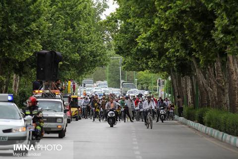 حرکت کاروان وسایل نقلیه پاک در سطح شهر اصفهان