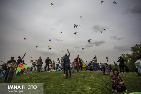 برگزاری جشنواره بادبادک‌ها در زرین‌‎شهر