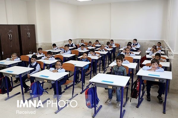 احتمال تعطیلی مدارس اصفهان به دلیل افزایش غلظت آلاینده‌ها