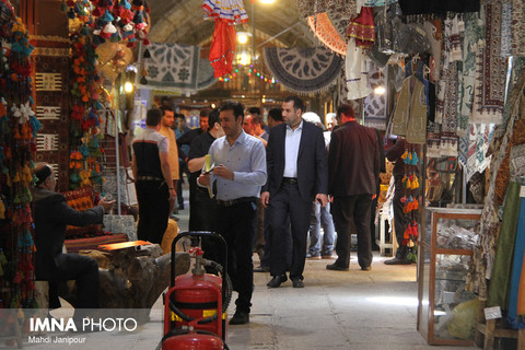 بازار شهرستان لنجان فعال و آرام است