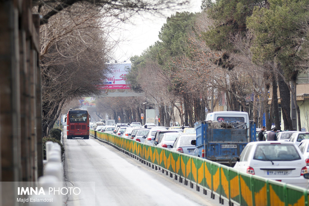 اجرای طرح آزمایشی «استفاده خودروهای با بیش از ۱۰ سرنشین از لاین ویژه» در تهران
