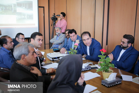 جلسه بررسی میزان پیشرفت پروژه میدان امام علی (ع)