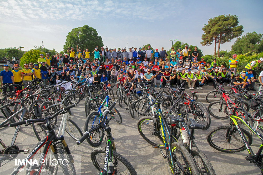 More bicycle-sharing stations will be launched in Isfahan