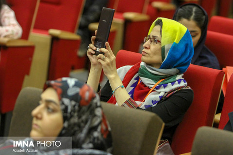 نخستین کنگره سراسری انجمن روزنامه نگاران زن ایران