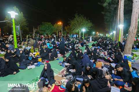 مراسم شب ۲۳ رمضان (گلستان شهدای نجف آباد)