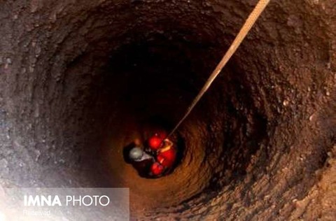 مرگ دو کارگر بر اثر گازگرفتگی در چاه/ سقوط کودک ۶ ساله از پل جویی