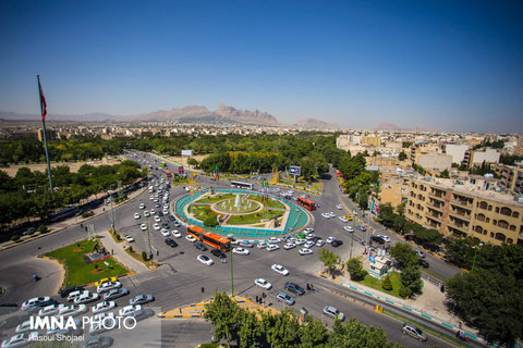 نمایی از میدان بزرگمهر اصفهان