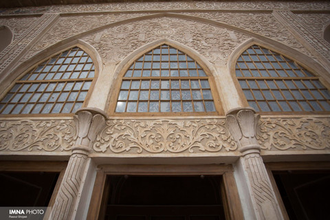 خانه تاریخی عباسیان یکی از شاهکارهای معماری ایران است که به عنوان نامزد دريافت جايزه زيباترين بنای مسكونی ايرانی – اسلامی در نظر گرفته شده است.