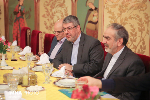 رایزنی شهردار و رئیس شورای شهر اصفهان با سفیر ایران در سنگاپور