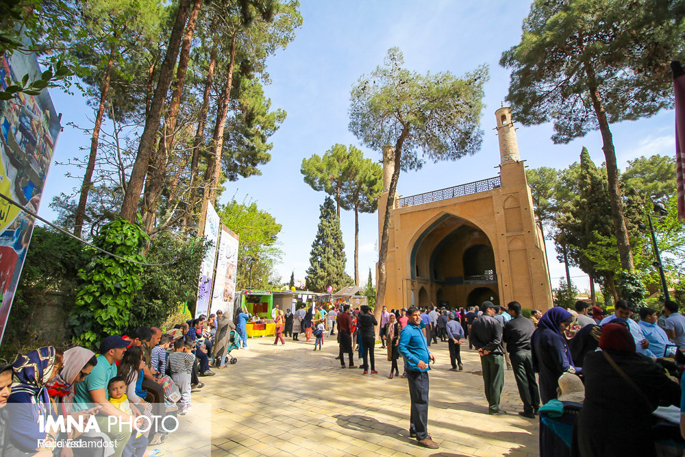 توسعه گردشگری در راستای ارتقا زیست‌پذیری اصفهان