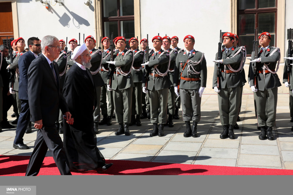 استقبال رسمی رییس جمهور اتریش از روحانی