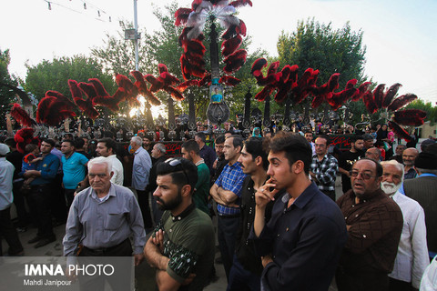 تشییع شهید تازه تفحص شده دفاع مقدس در محله بابوکان