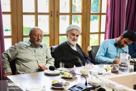نشست شورای هم اندیشی اصفهان