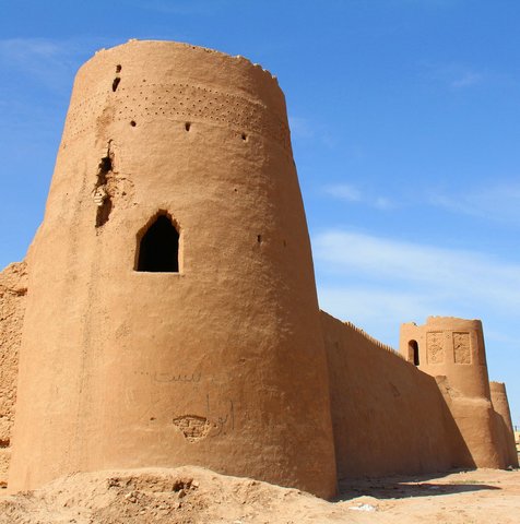قلعه خشتی نوش آباد