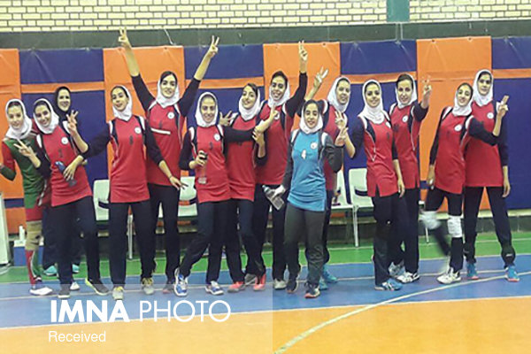 پیروزی دختران والیبال اصفهان در گام نخست