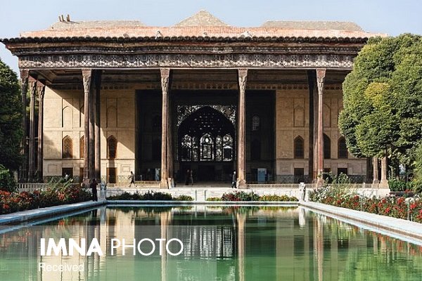 گشایش کتابخانه مکتب معماری اصفهان صفوی در چهلستون