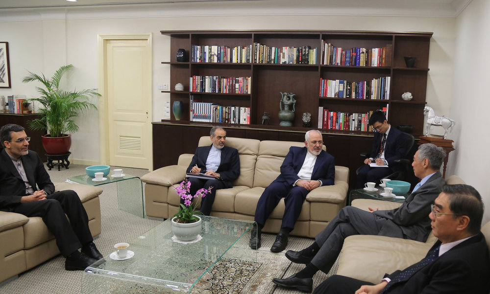 ظریف و نخست وزیر سنگاپور درباره برجام گفت وگو کردند