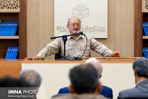 نمایشگاه مطبوعات بدر منیر‎