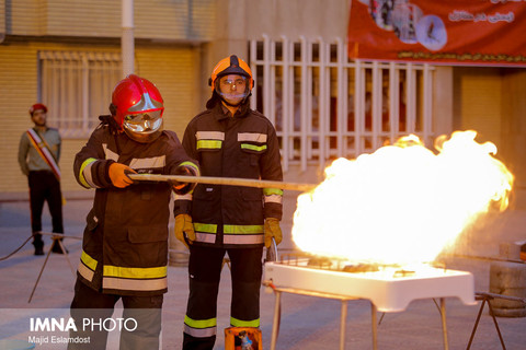 فعالیت ۵۰۰ نفر آتش‌نشان داوطلب عمومی در اصفهان/برگزاری دوره آموزشی از تیرماه