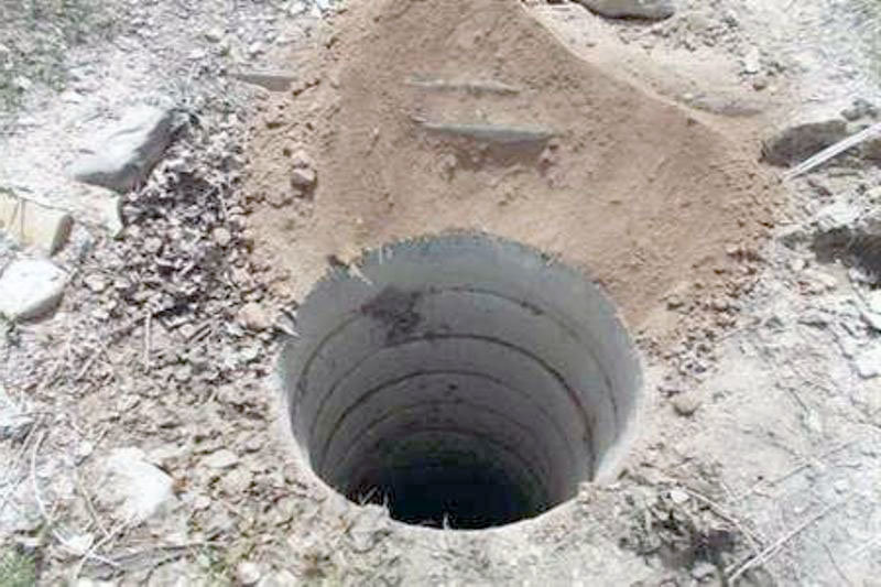 لایروبی ۷۶ حلقه چاه جذبی در شهر کاشان