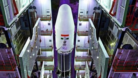 نخستین فضاپیمای سرنشین‌دار هند راهی می‌شود