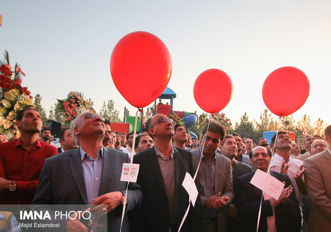 آیین اختتامیه جشنواره کالای ایرانی و افتتاحیه بازار روز کوثر 14