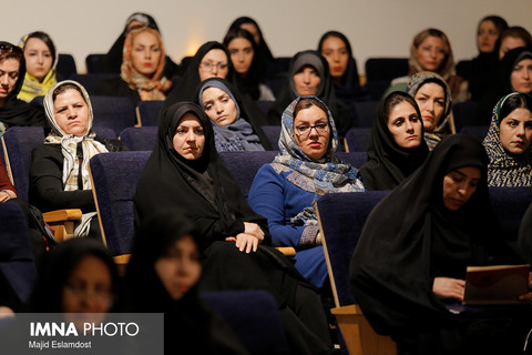 نخستین نمایشگاه لباس ایرانی - اسلامی‎