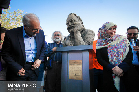 رونمایی از تندیس "زاون قوکاسیان"