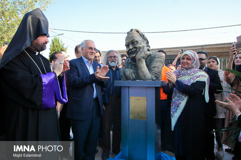 رونمایی از تندیس "زاون قوکاسیان"