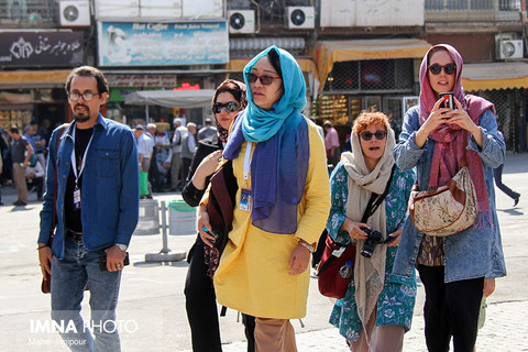 بازدید خبرنگاران و داوران خارجی جشنواره کودک از اماکن تاریخی اصفهان