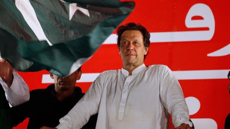 عمران‌خان پیشنهاد انحلال پارلمان پاکستان را اعلام کرد