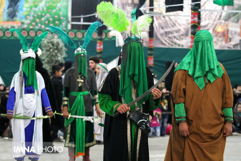 مراسم عزاداری امام حسین در گلستان شهدا