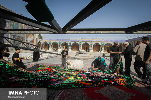 آیین سنتی برافراشتن خیمه حسینیه امامزاده هارونیه
