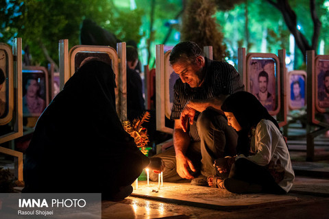 شام غریبان حسینی در گلستان شهدا