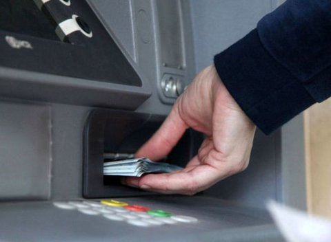 خدمات پرداخت شبکه بانکی همزمان با تغییر ساعت رسمی ارائه می شود 