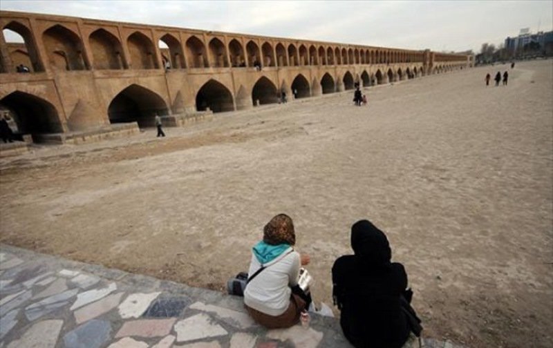 ۵ میلیارد تومان هیچ گره‌ای از مشکل آب اصفهان باز نمی‌کند